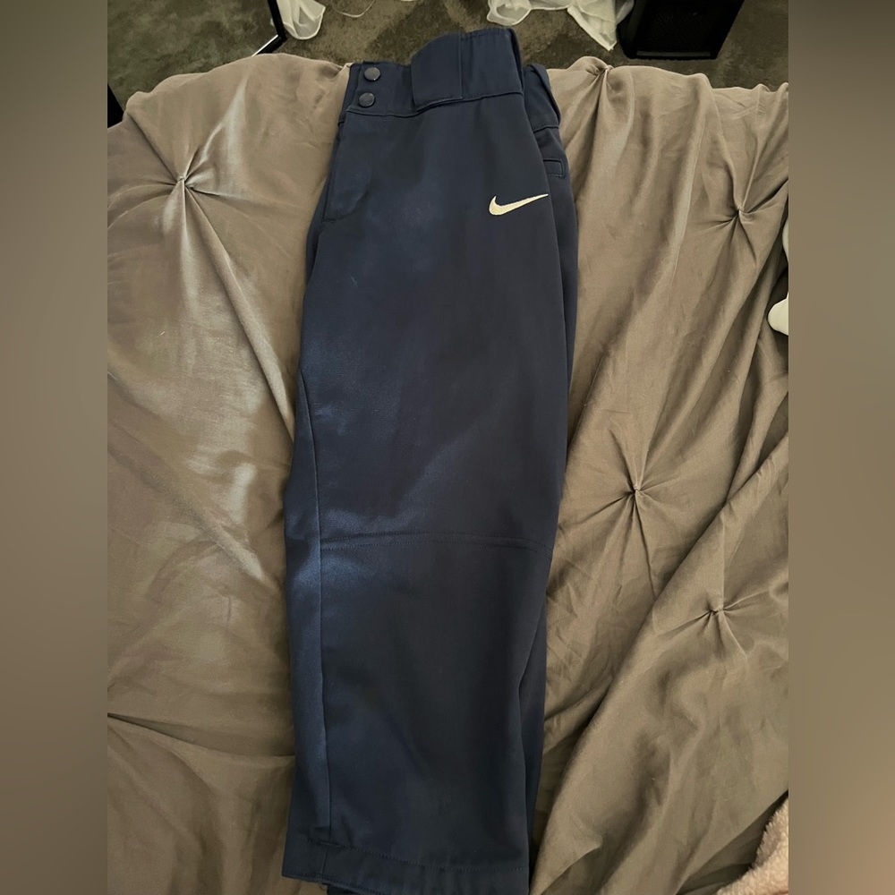 Women’s navy Nike Medium softball pants
